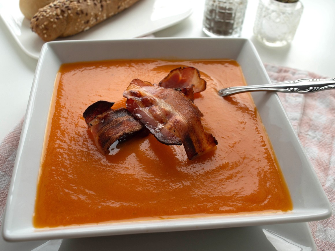Kohlrübensuppe mit Speck