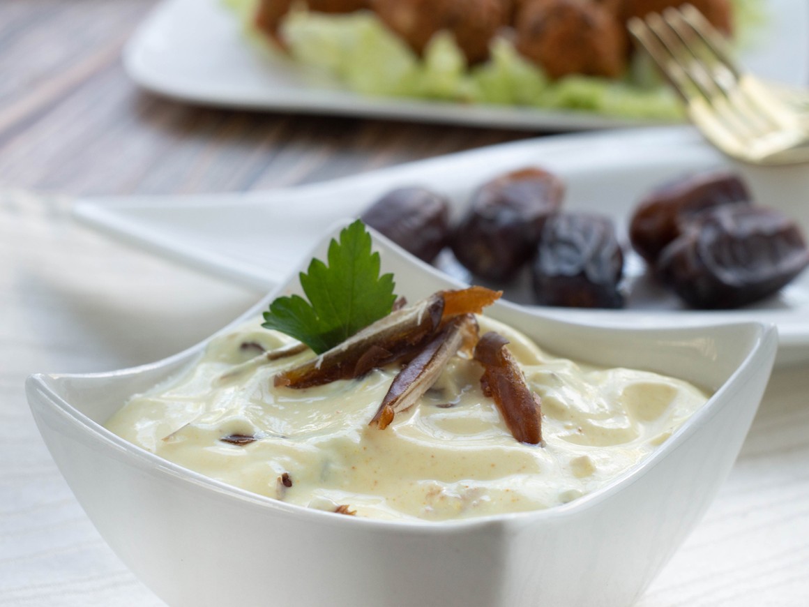 Currydip mit Datteln