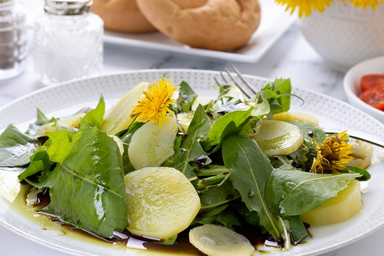 Kartoffel-Löwenzahnsalat