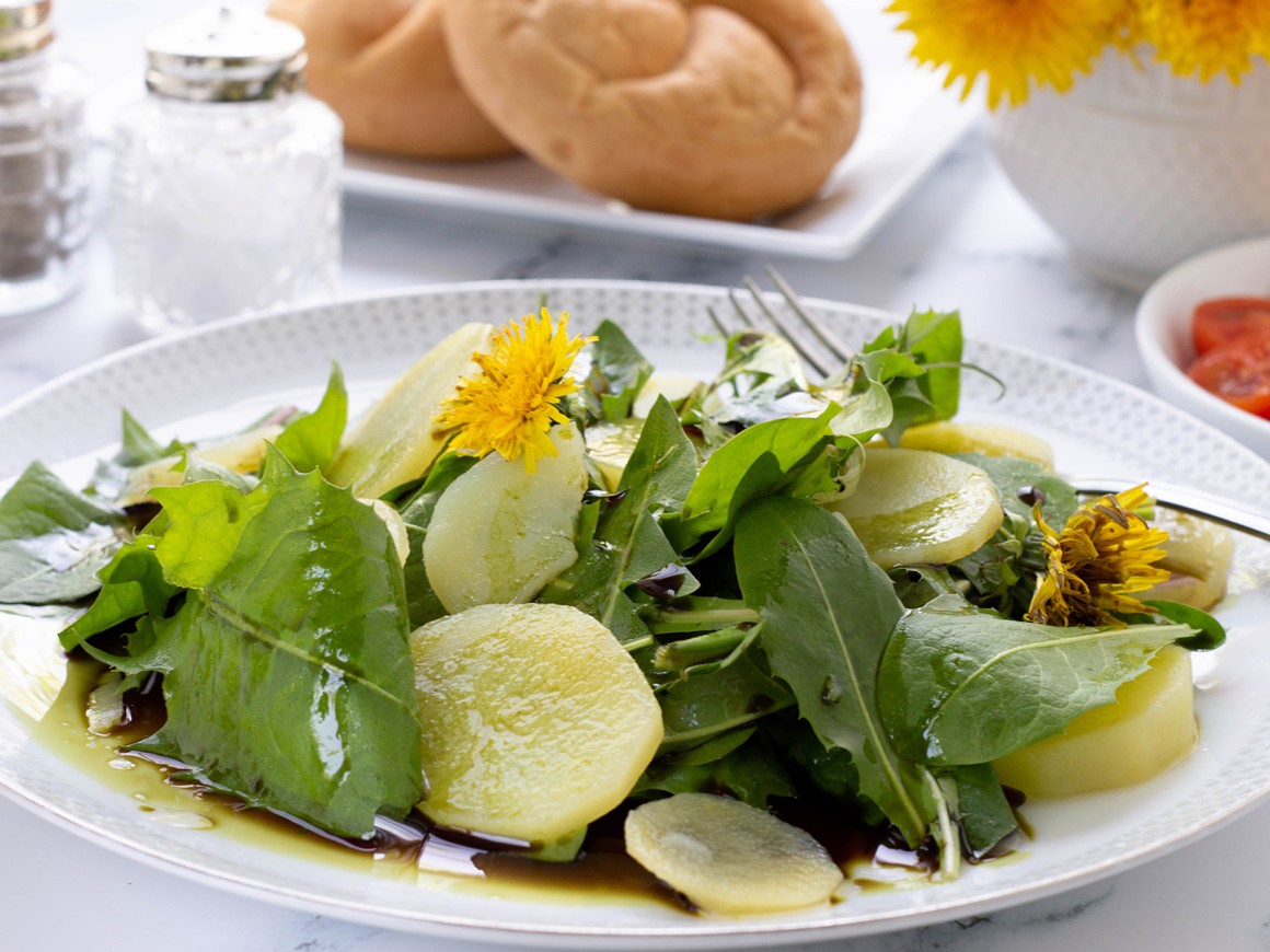 Kartoffel-Löwenzahnsalat