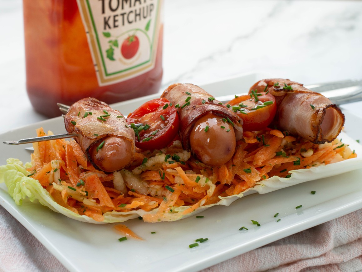 Wurstspieße mit Möhrensalat - Rezept