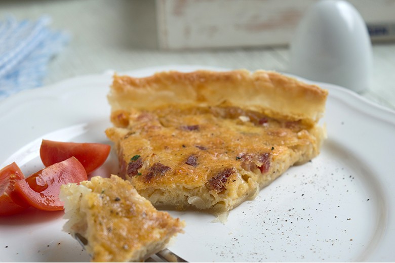 Zwiebelkuchen mit Hefeteig