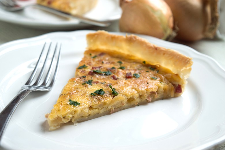 Zwiebelkuchen mit Käse