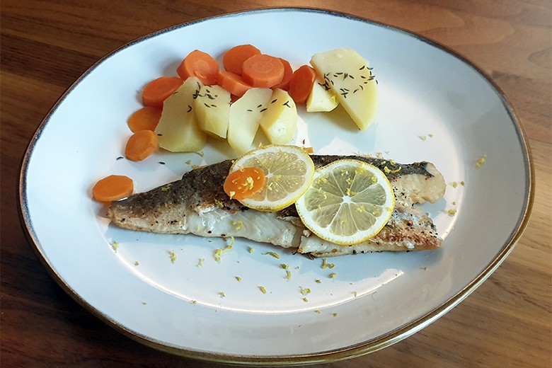 Wolfsbarschfilet gebraten