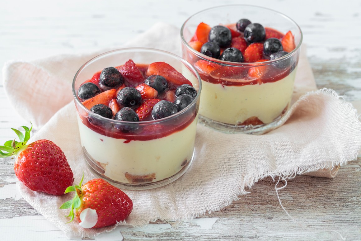 Erdbeer-Blaubeer-Tiramisu