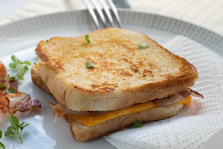 Käsetoasts mit Bacon