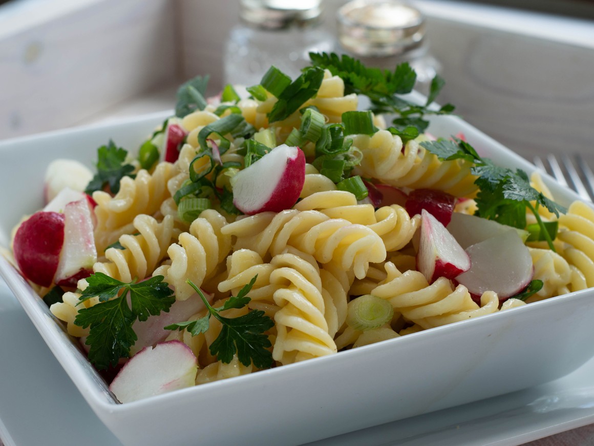 Nudelsalat mit Radieschen