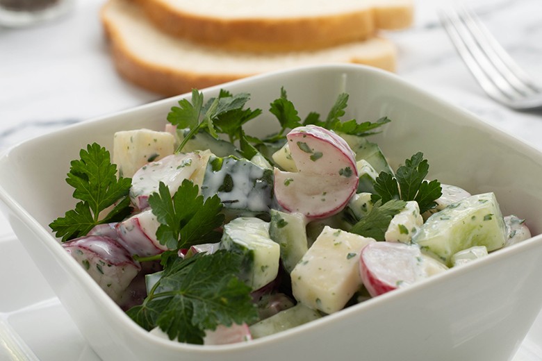 Radieschensalat mit Frischkäsedressing