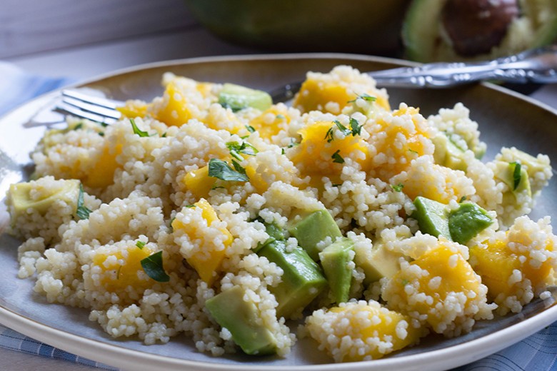 Avocado-Mango-Quinoa-Salat