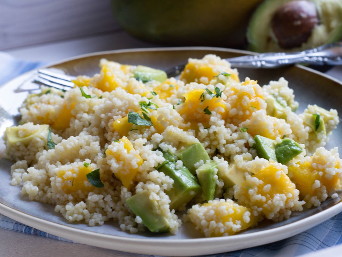 Avocado-Mango-Quinoa-Salat