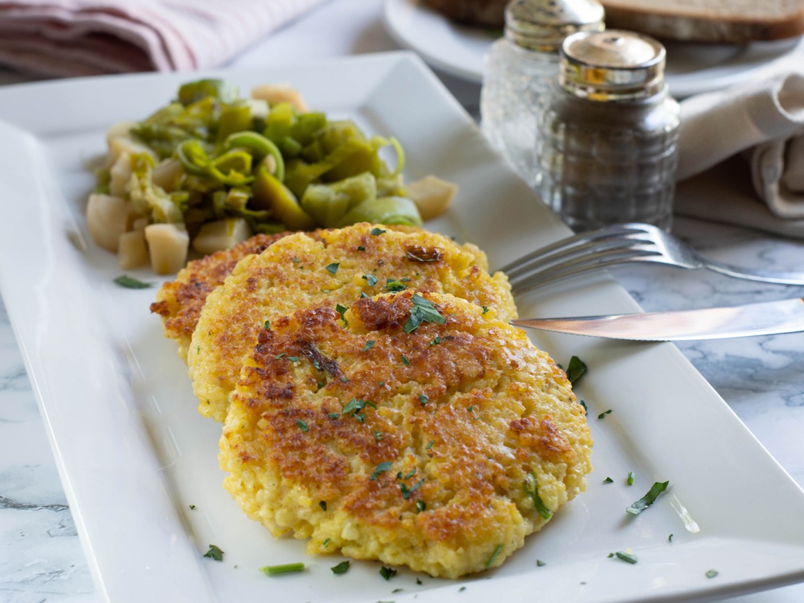 Hirseplätzchen mit Porreegemüse - Rezept