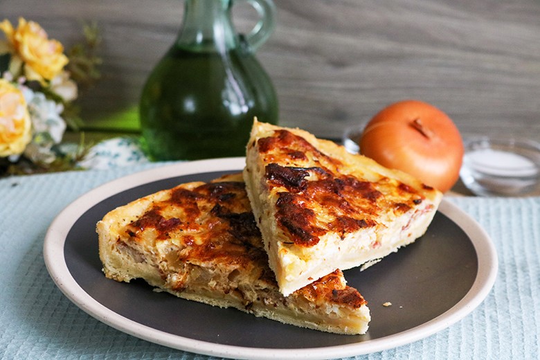 Zwiebelkuchen mit Mürbeteig
