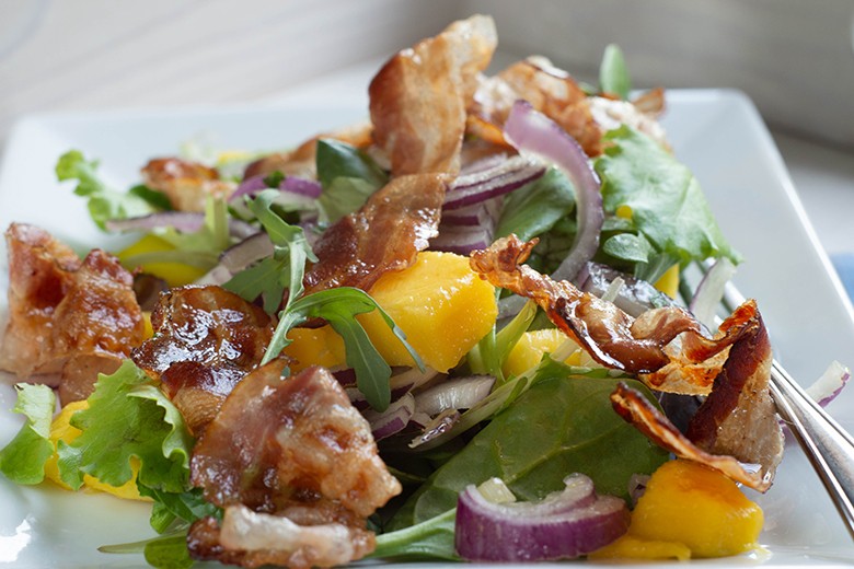Mangosalat mit Speck