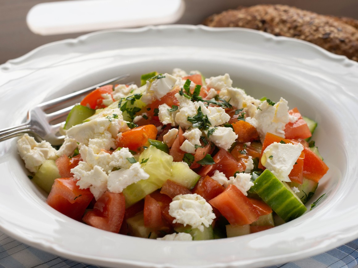 Tomaten-Gurken-Feta-Salat - Rezept