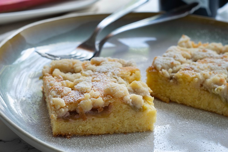 Rhabarberkuchen mit Butterstreuseln