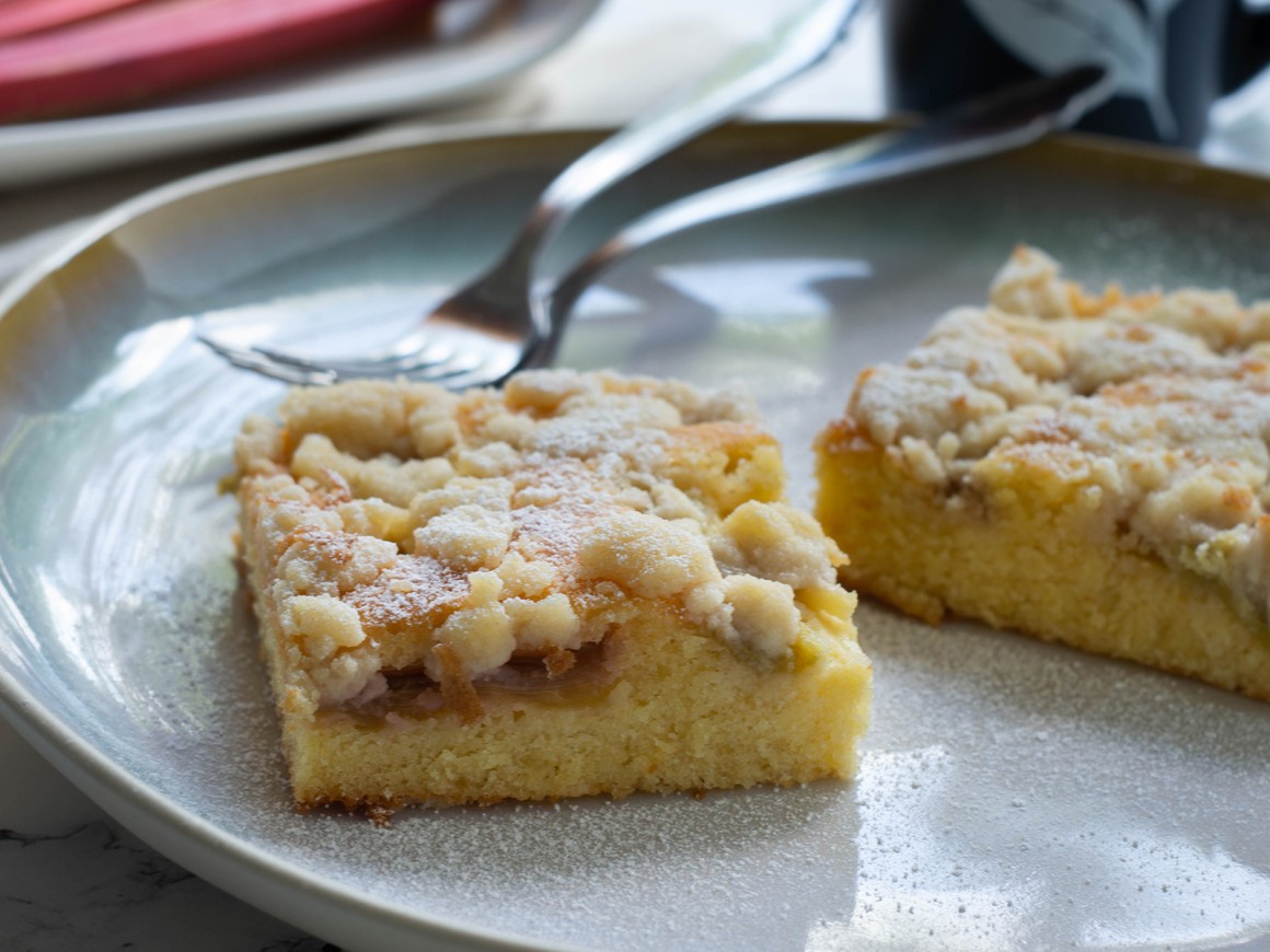 Rhabarberkuchen mit Butterstreuseln