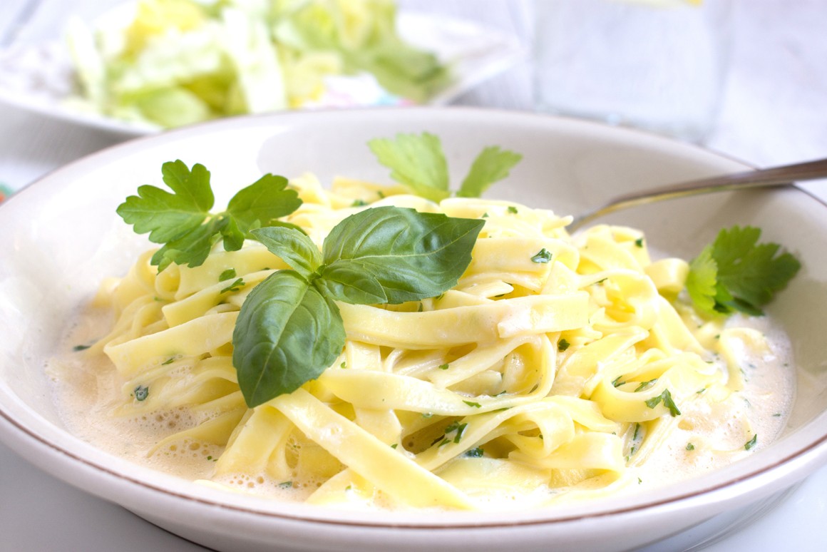 Tagliatelle in Kräuter-Sahne-Sauce