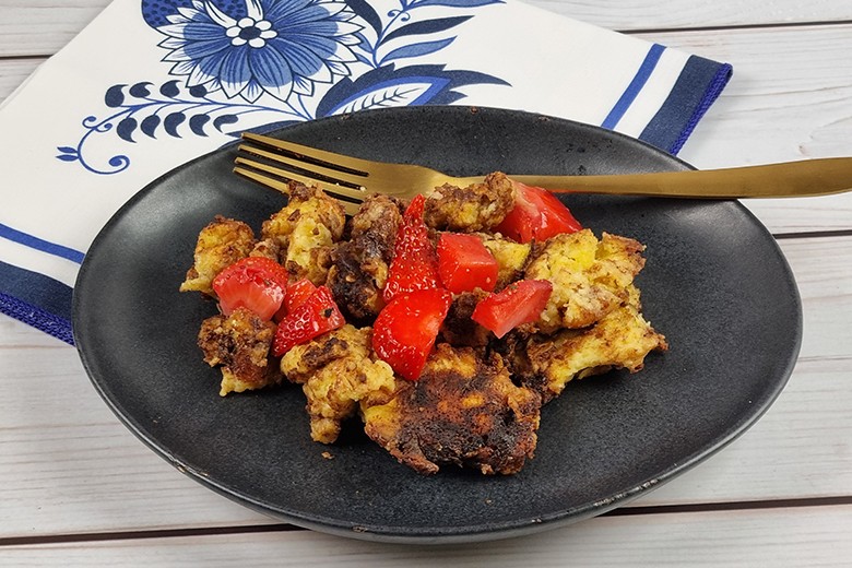 Kaiserschmarrn mit Schokolade und Erdbeeren