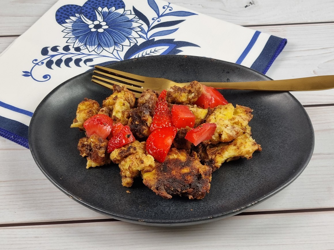 Kaiserschmarrn mit Schokolade und Erdbeeren
