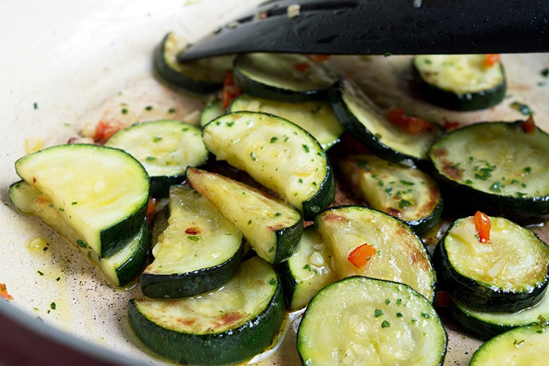 Zucchini mit Knoblauch