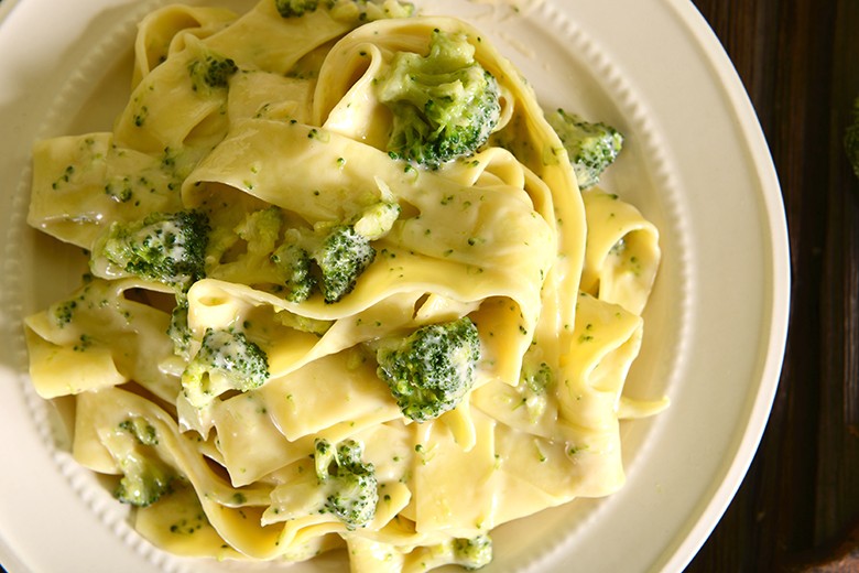 Cremige Tagliatelle mit Brokkoli