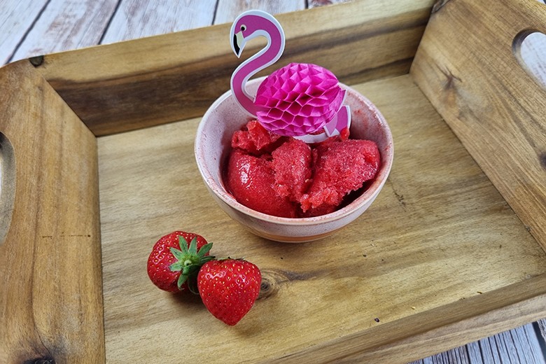 Einfaches Erdbeersorbet ohne Zucker