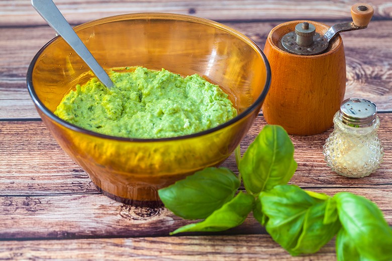 Basilikumpaste mit Ricotta