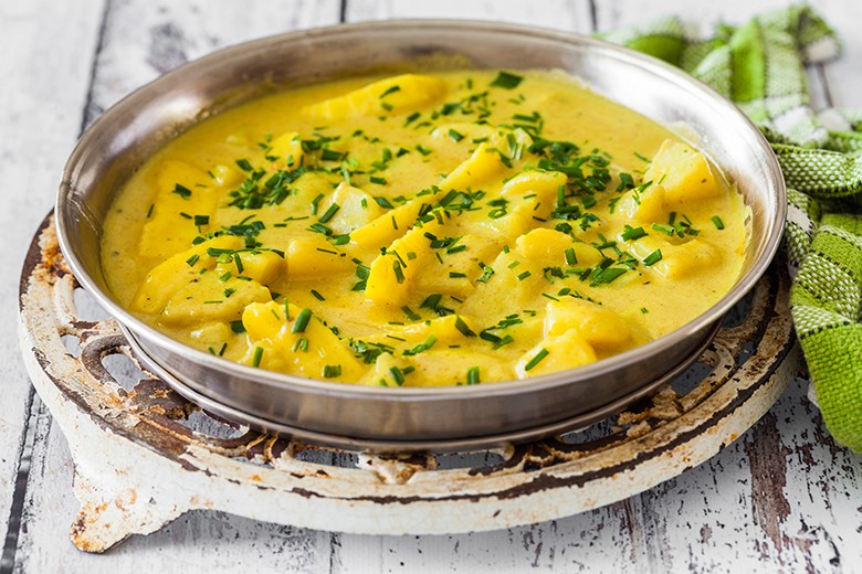 Curry mit Kartoffeln und Äpfeln