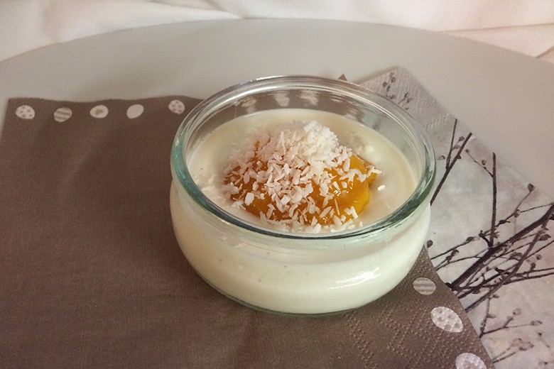 Veganer Vanillejogurt mit Mango