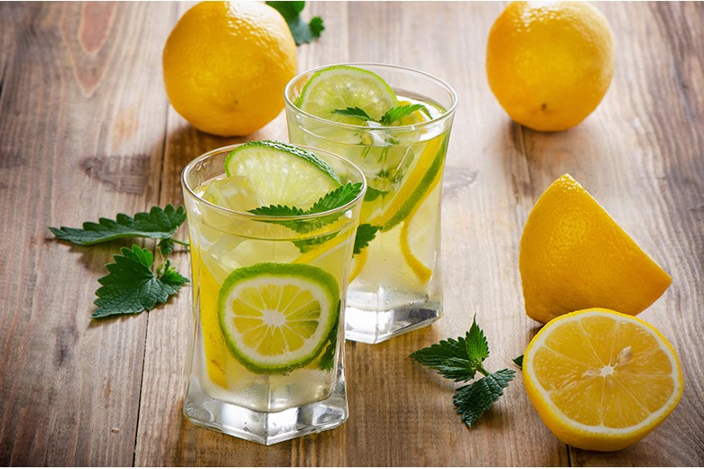 Zitronenmelisse-Limonade