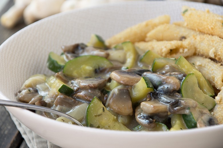 Vegane Pilzpfanne mit Zucchini