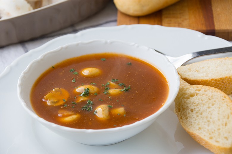 Gulaschsuppe mit Pilzen