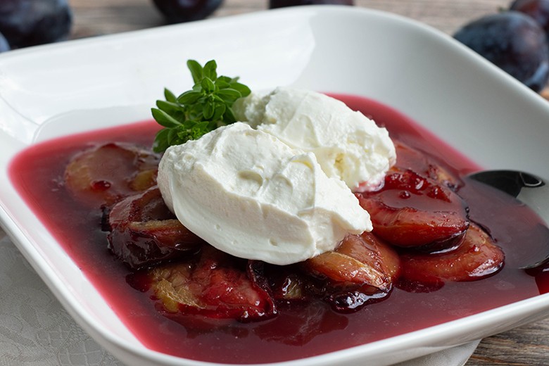 Ricotta mit Zwetschgenröster