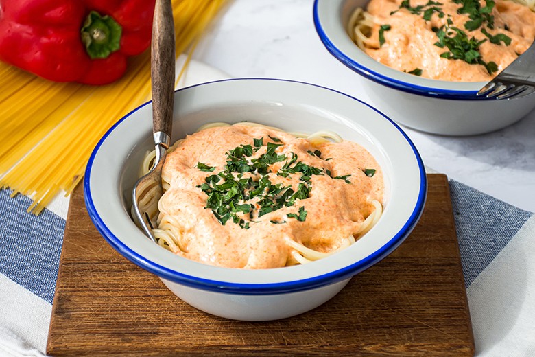 Nudeln mit Paprika-Wein Sauce