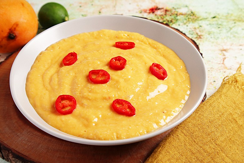 Thailändische Rohkost Kokos-Suppe