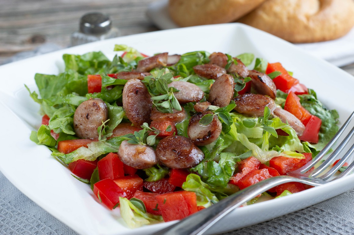 Kohlsalat mit Bratwurst - Rezept
