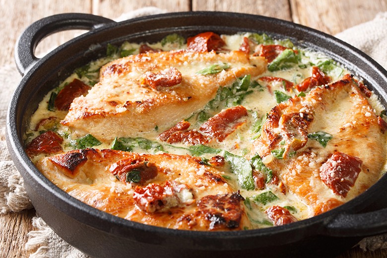 Sahnehähnchen mit Spinat und Knoblauch