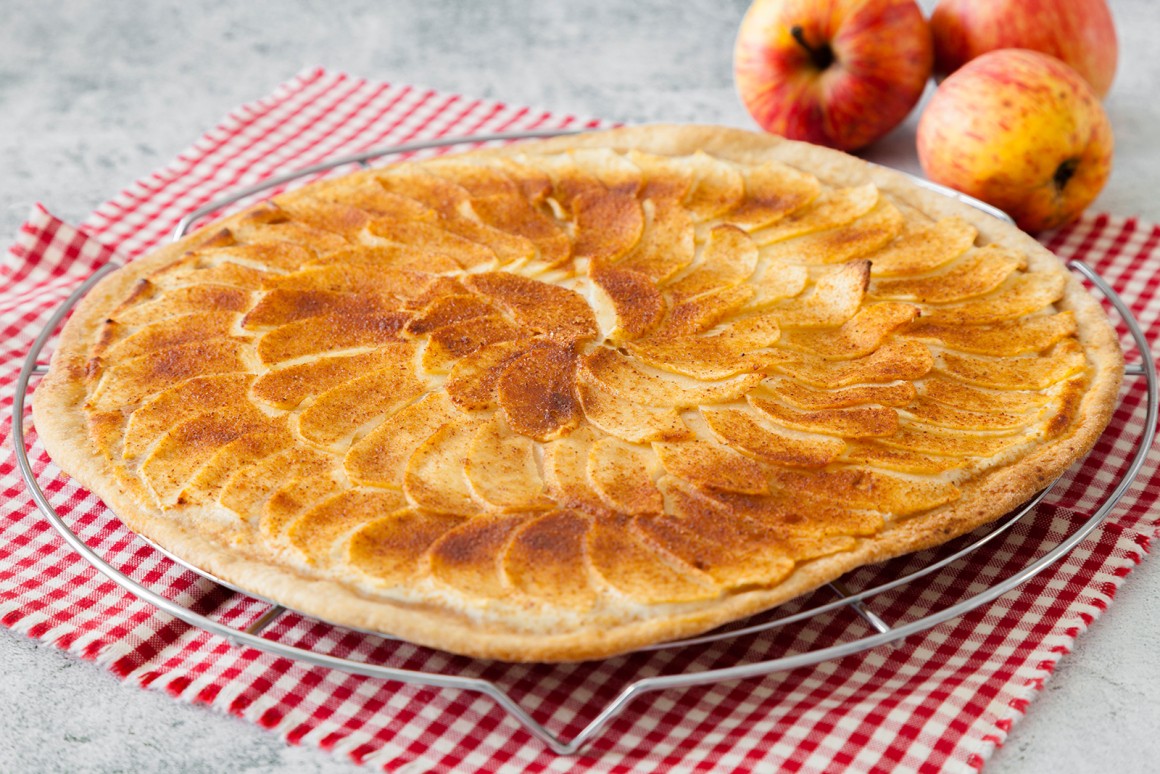 Süßer Apfel-Flammkuchen - Rezept