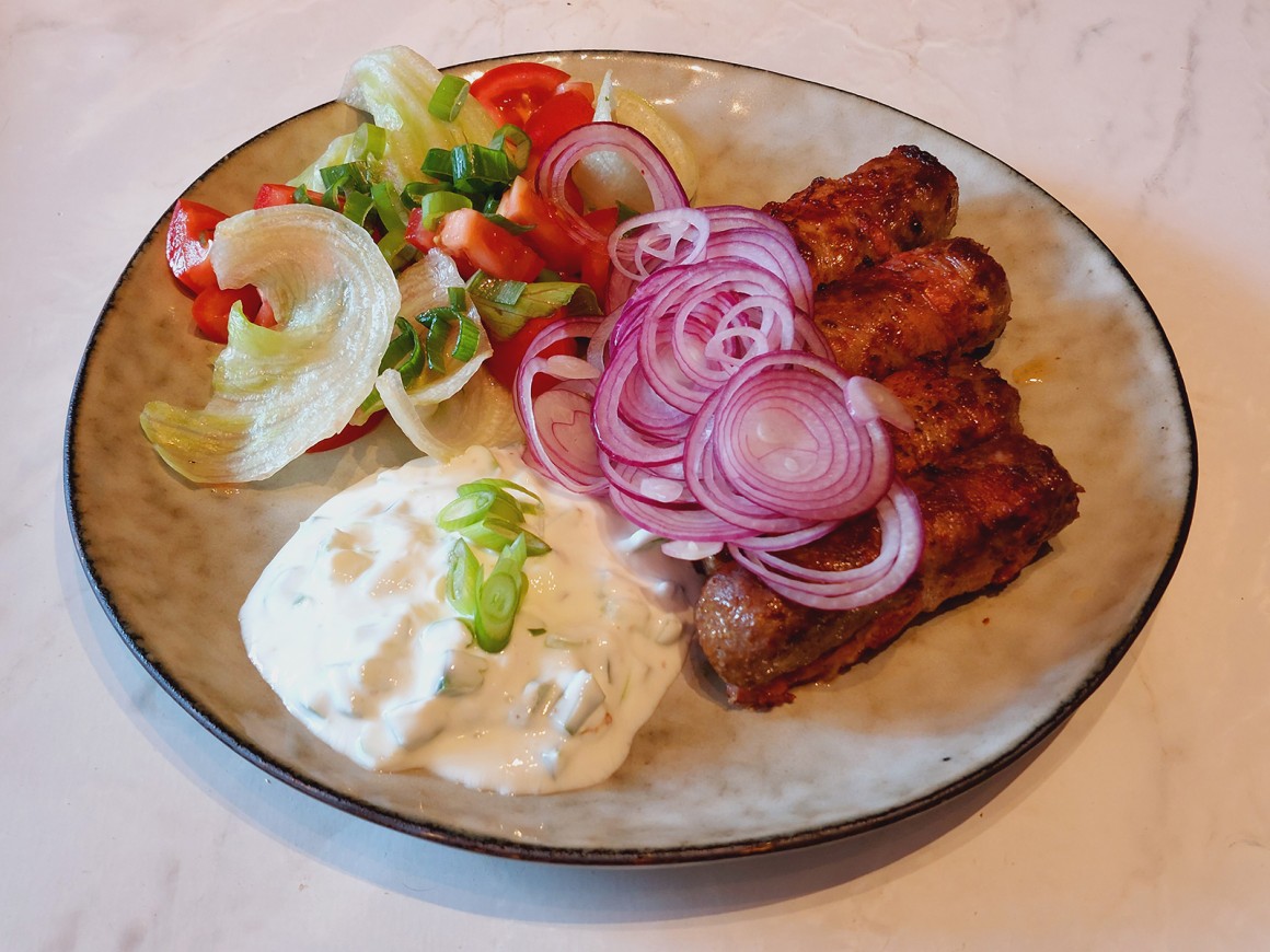 Cevapcici im Speckmantel
