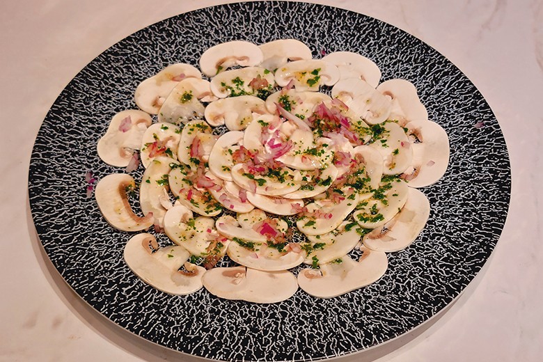 Roher Champignonsalat