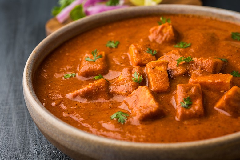 Scharfe Tomatensauce mit Räuchertofu