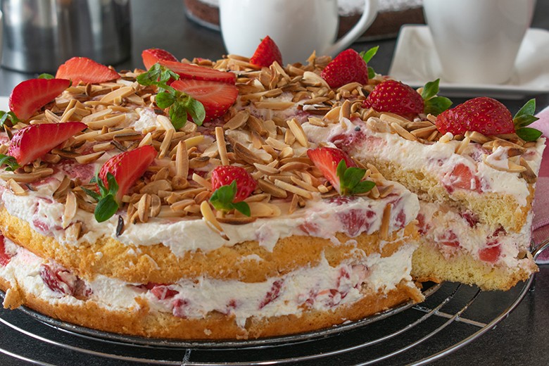 Erdbeer-Joghurt-Buttermilch-Torte
