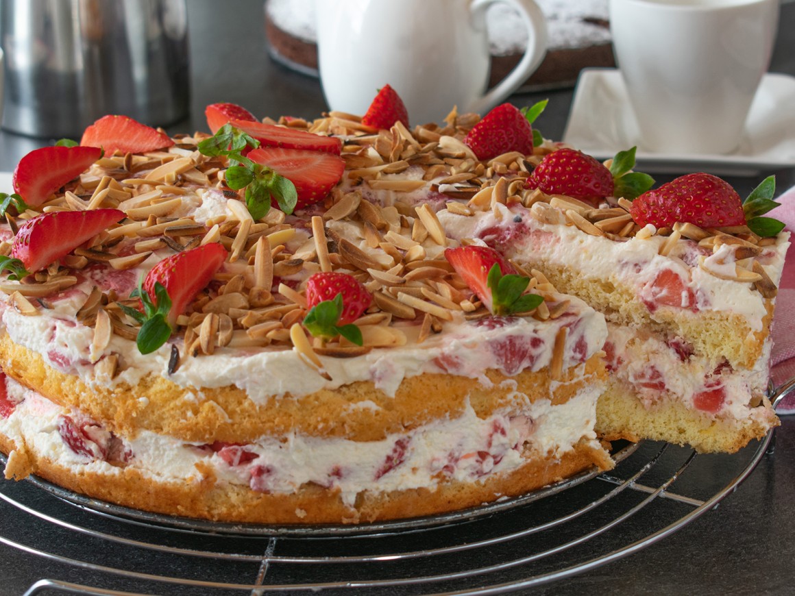 Erdbeer-Joghurt-Buttermilch-Torte