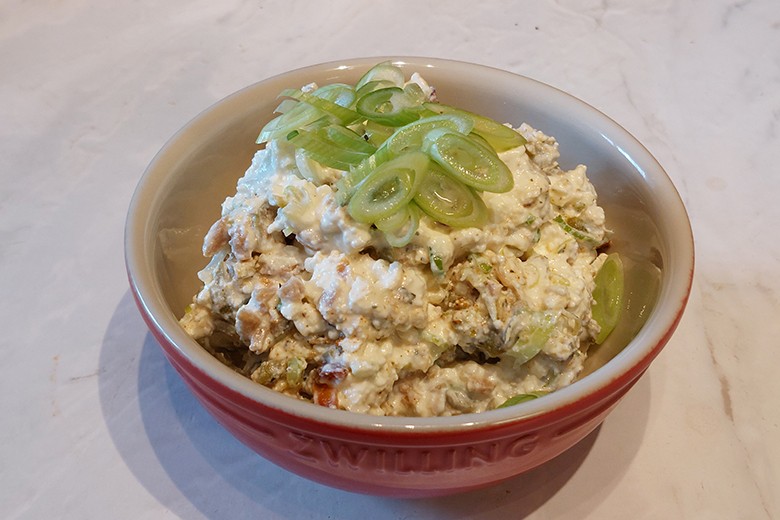Käsecreme mit Frühlingszwiebel