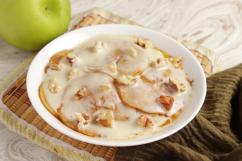 Äpfel mit Walnusssauce