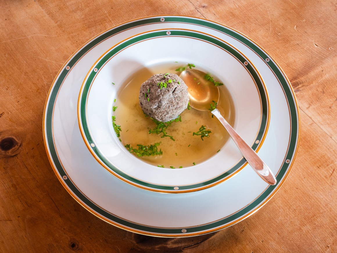 Leberknödelsuppe