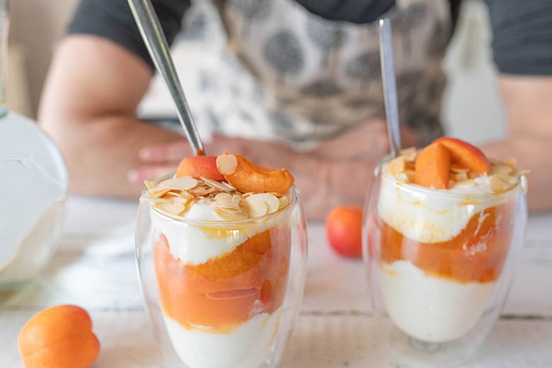 Aprikosen-Quark-Dessert