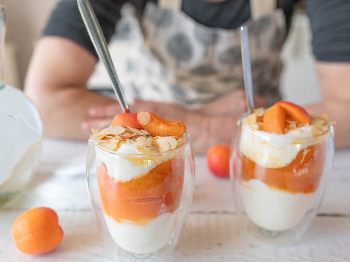 Aprikosen-Quark-Dessert
