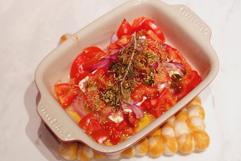 Schafskäse mit Tomaten aus dem Ofen