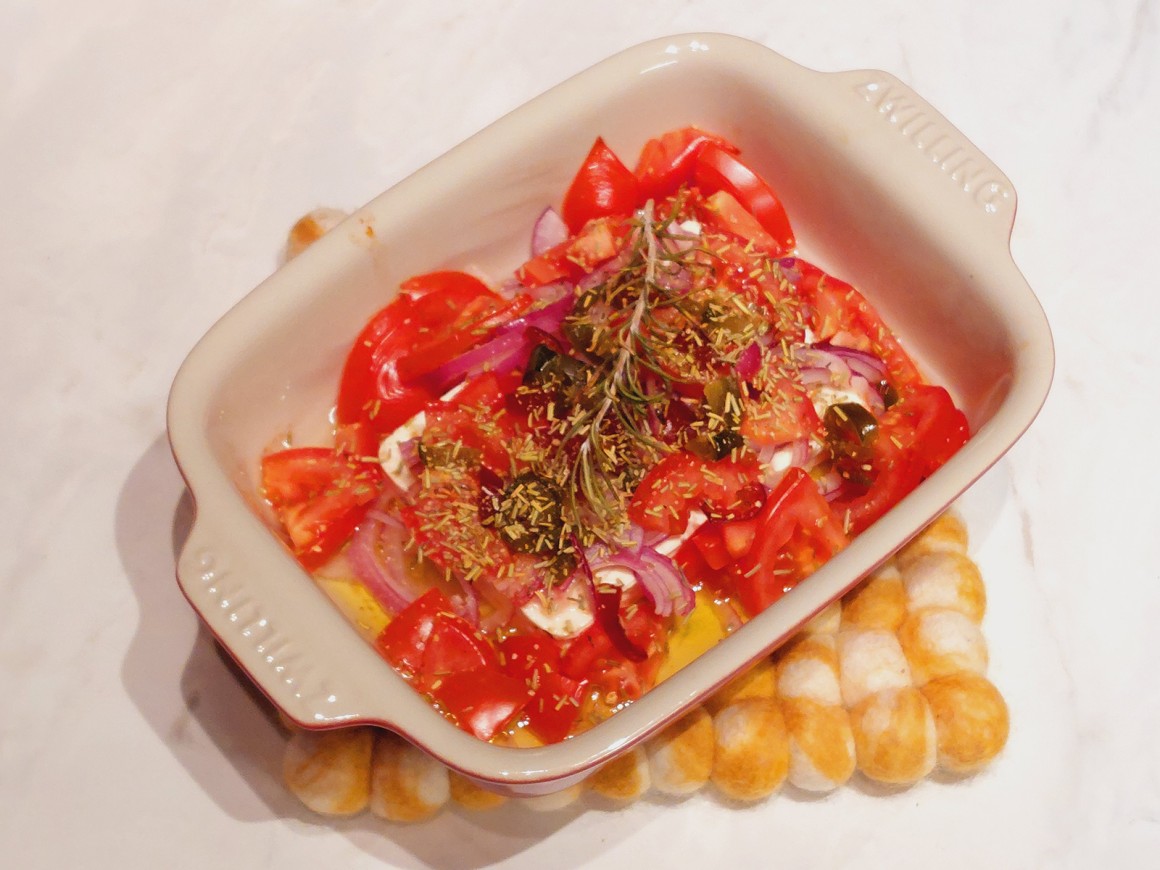 Schafskäse mit Tomaten aus dem Ofen